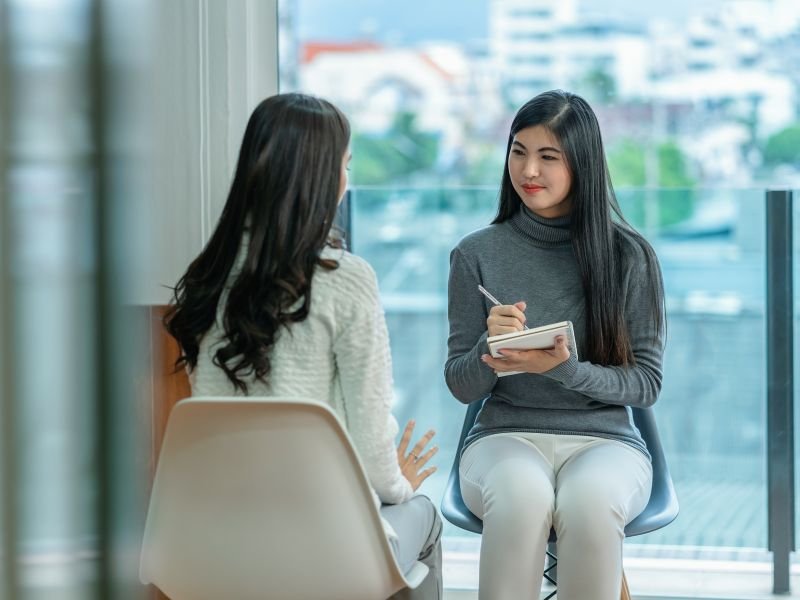 Konsultasi Perempuan Makassar: Solusi Nyata untuk Masalah Rumah Tangga dan Kehidupan Sehari-hari