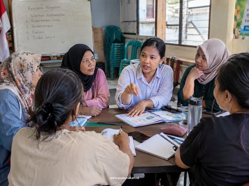 Pemberdayaan Perempuan di Masyarakat: MengapaPerempuan Perlu Memiliki Ruang untuk Berkembang?”